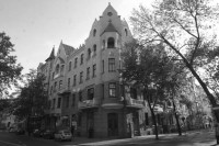 Budynek przy ulicy Chopina 11/4 w Lublinie, w którym mieściła się Wolna Szkoła Malarstwa i Rysunku w Lublinie do 1946 roku. Fot. współczesna Z. Bagiński. Kliknięcie w miniaturkę obrazka spowoduje wyświetlenie powiększonego zdjęcia.