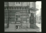 Fotografia czarno-biała Marcina Sudzińskiego ukazująca fasade lubelskiego zakładu fotograficznego. Kliknięcie w miniaturkę obrazka spowoduje wyświetlenie powiększonego zdjęcia.